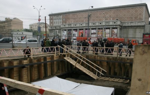 Раскопки на Триумфальной площади Москвы