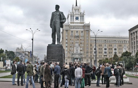 Памятник Маяковского