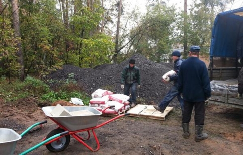 Фото активистов "в защиту Цаговского леса"